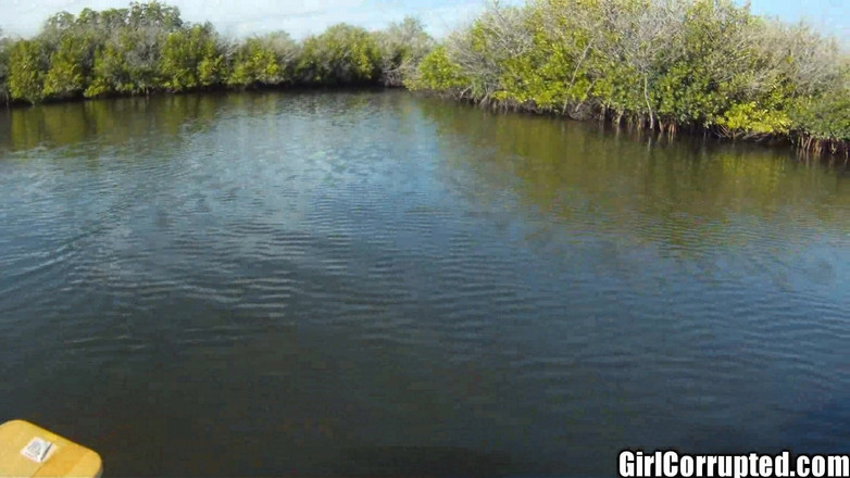 Girl Corrupted: Jasmine tame grandi tette in una scopata di avventura ed...