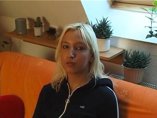German Classic Porn videos: Blonde stunner doing the casting couch