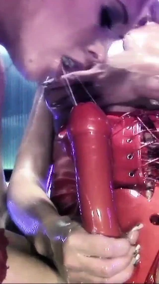 Lesbian pussy lick: Lolly Badcock and Amber Leigh Are Lesbians Penetrating Each Other...