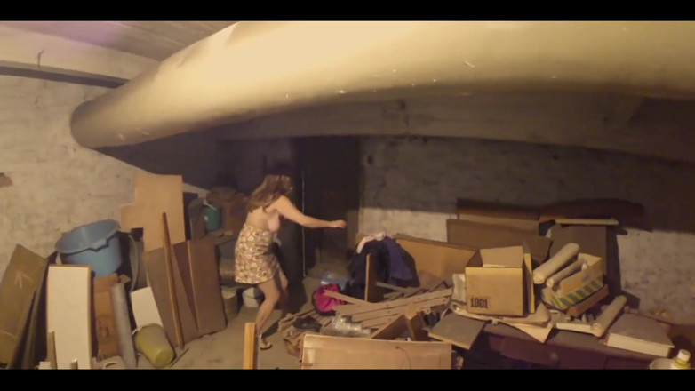 BritneySwallows: Basement Blitz Menyusun Melalui Remeh Tua dan Penemuan