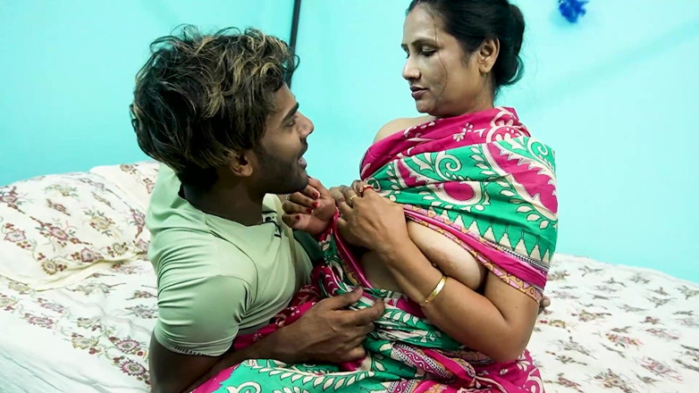 Xtramood: Mais velho cunhado fodido duro sua sexy bhabi, tia mallu