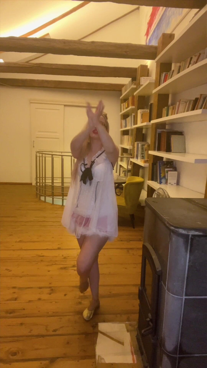 FinDom Goaldigger: 넌 내 인생 음악 클립 버전 2