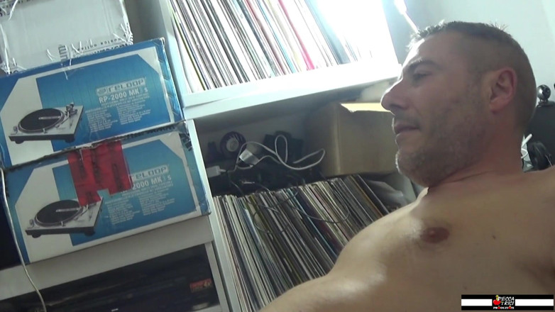Peccatrici Produzioni: On the phone with her husband, squirting orgasm with her...