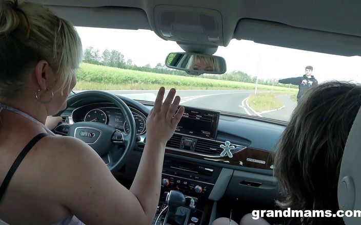 Grandmams: 两个奶奶刚干我兜风