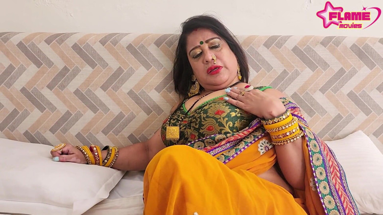 DesiHeat Studio: Mim chachi yaşlı adamla seks desi seks Hintçe ses