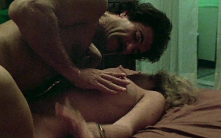Inhonorof porn: Moana Pozzi: 처음에는 스트립쇼를 한 다음 제대로 따먹히네