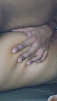 La sorellastra troia sveglia solo per fare sesso dal fratellastro arrapato
