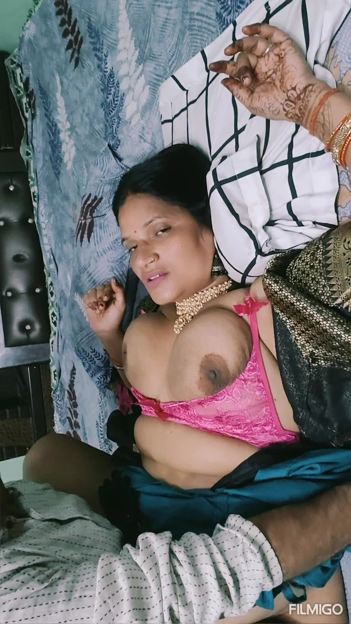 Lustykajolbhabhi: Karwa Chauth 之夜或新婚之夜