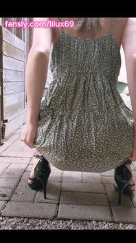 Fist Time Peeing Outside - Such a Thrill