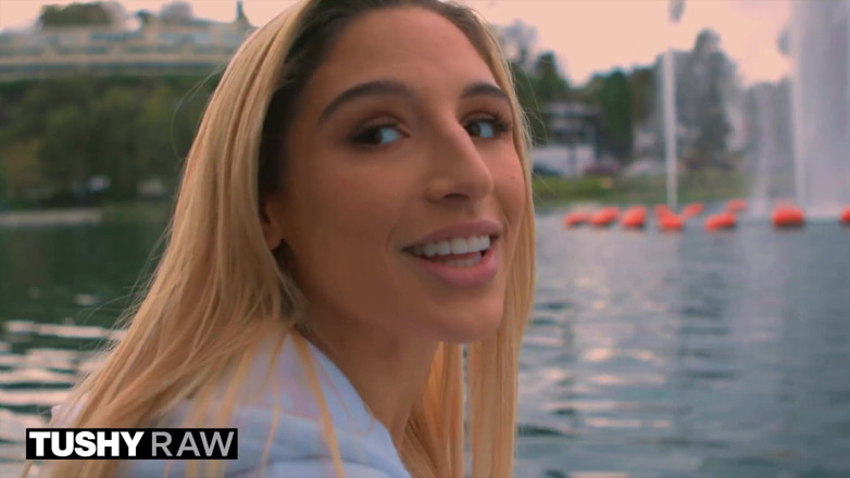 Tushyraw: Tushyraw - Abella Danger домінує над її ідеальною дупою