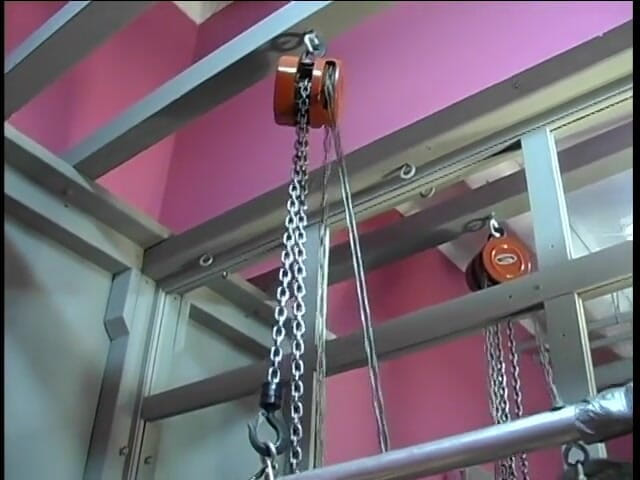 A Lesbian World: Bondage cadela humilhada por sua amante