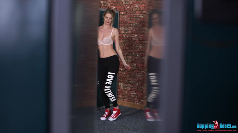 Bopping babes: Leah - disfarçada no vestiário - JOI