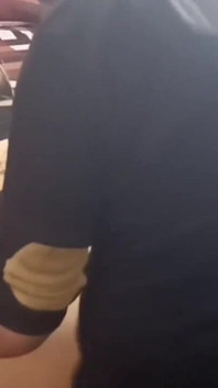 Sexo caseiro com uma universitária, eu digo a ela que vou colocá-lo nela sem camisinha porque eu gosto de sentir sua bunda - parte 1