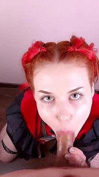 Bunăciune în costum chinezesc și tocuri înalte are parte de o șarjă uriașă de spermă pe față