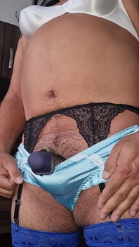 Orgasmo Sem Mãos Com A Ajuda De Dois Vibradores, Extraíram Leite Quente E Grosso Em Lingerie Ladybug