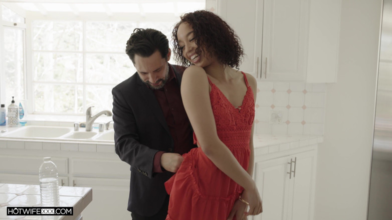 HotwifeXXX: Kocası Alexis Tae'nin hayallerinin gerçekleşmesini izliyor