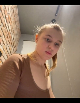 JuiceLussie: Follando en la ducha pública Público, gran consolador follando gilipollas