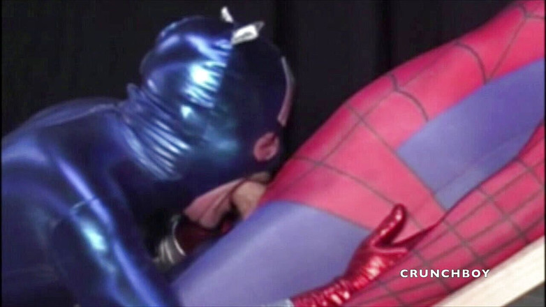 Crunch Boy: 与恋物癖斗篷超级英雄发生性关系
