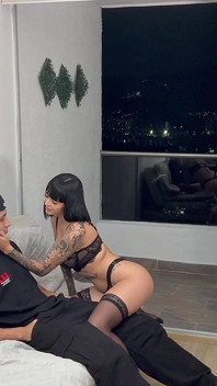 Minyon Kolombiyalı model fotoğrafçısına para ödüyor - max betancur ve luna vitaler