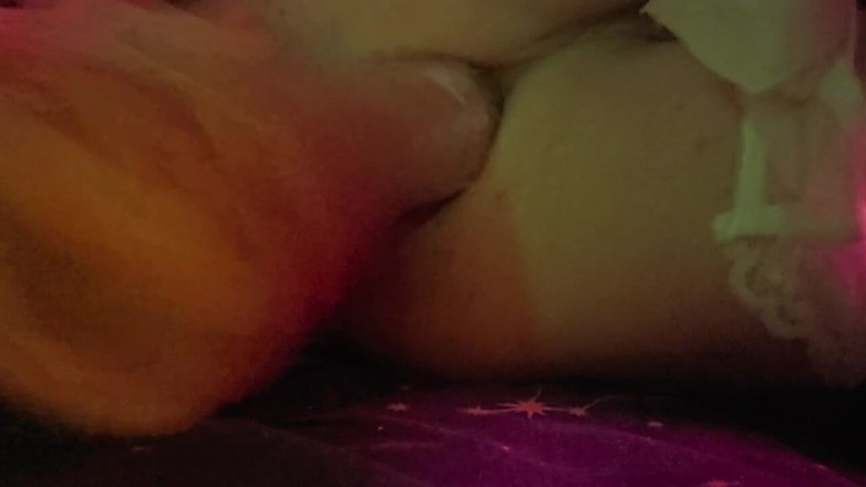 ALISA XxX: Pantat yang tidak pernah kenyang