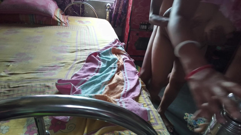 Naughtywifemonalisha178: Tomando una oportunidad, ella fue a la casa de Devor...