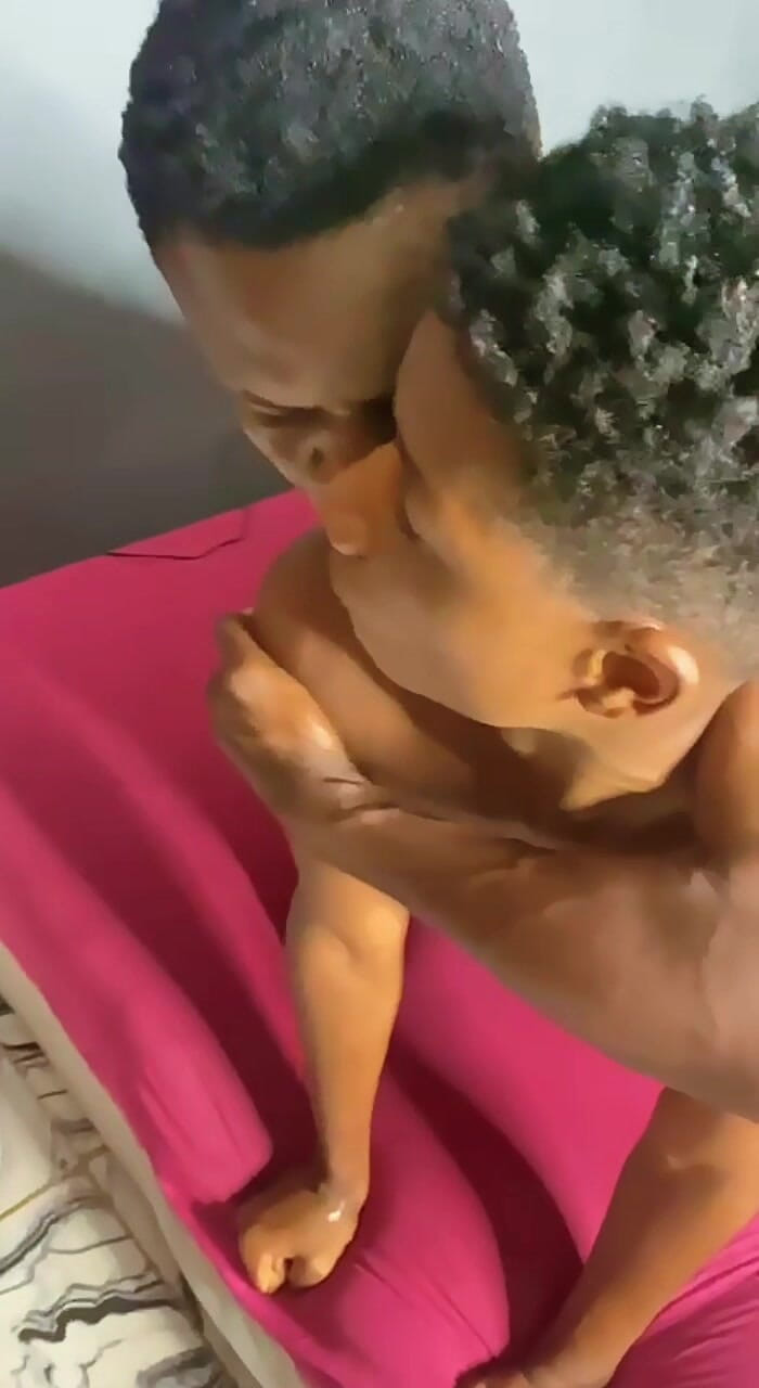 BLACKSHOOTERR: Adore, Une Jolie Modèle Sexy Se Fait Baiser Par Darkskin