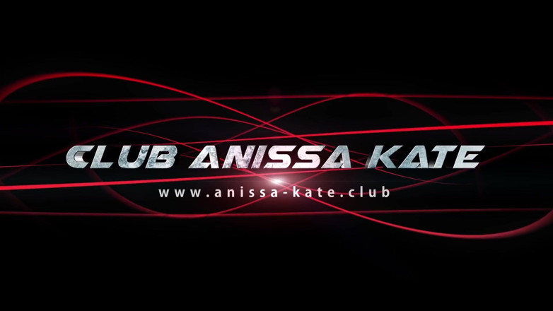 Club Anissa Kate: Sodomia in cucina, dilata selvaggiamente il buco del culo della...