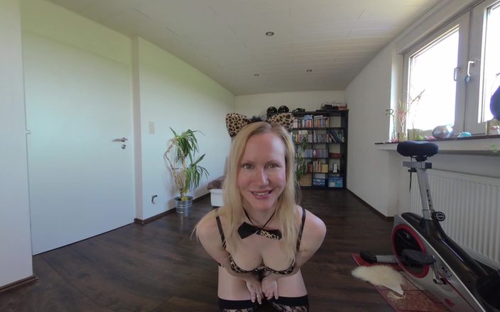 BlondeHexe VR: Kattkvinna smutsigt samtal