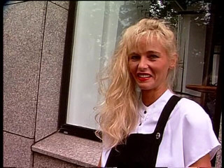 Lucky Cooch: Cute blond in front of camera
