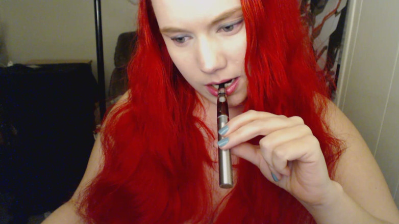 Scarlet Vixen: Feticcio con tosse dello svapo