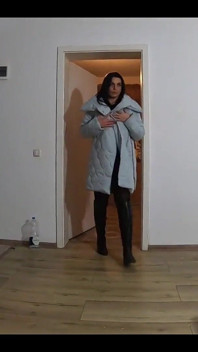 Milfycalla- ateşli külotlu çoraplı aldatan evli kadın yarakla oynuyor ve gömleğine boşaltıyor 225