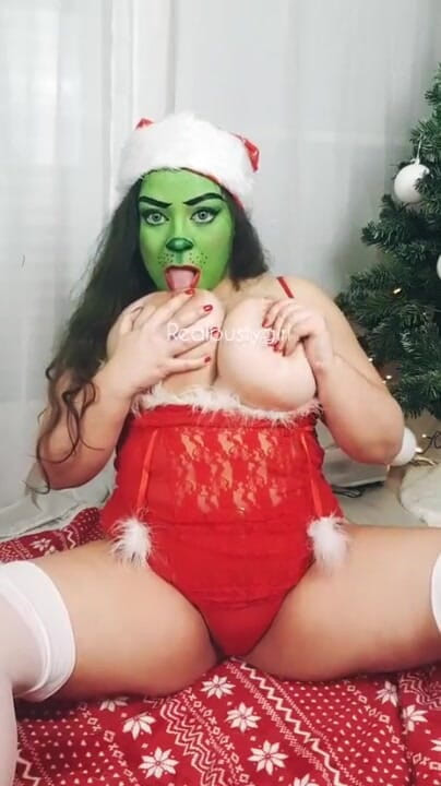 Real busty girl studio: Mrs busty Grinch is squirting with a big dildo