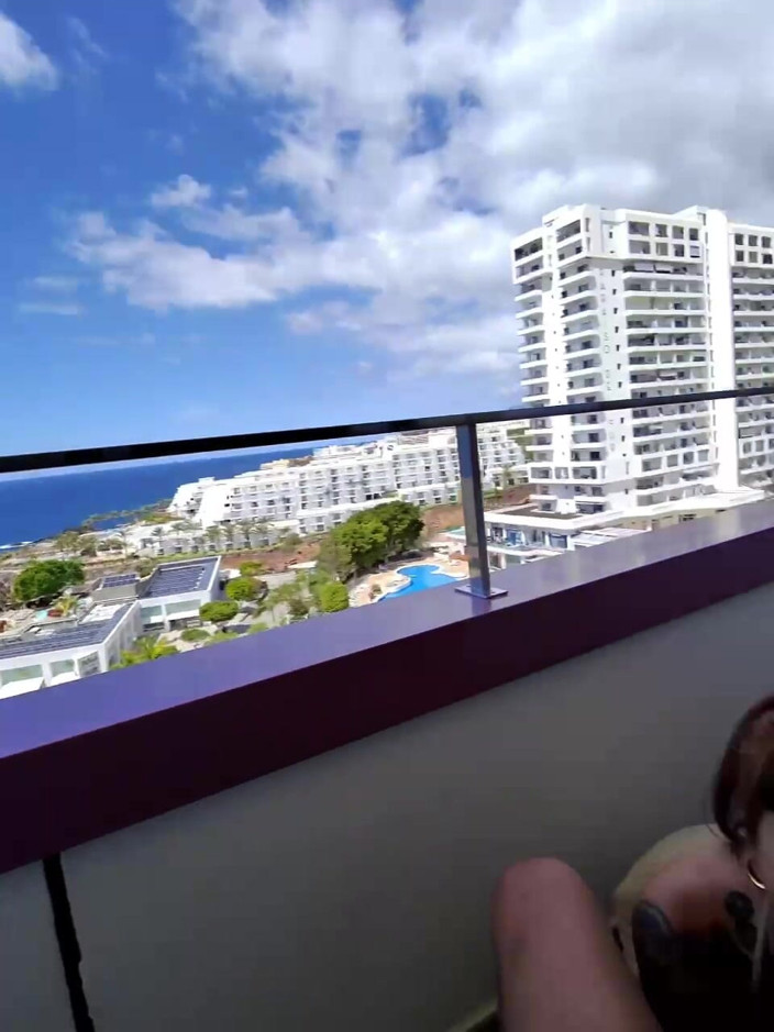 Yourfavecumslut: Blowjob berisiko di balkon di tenerife