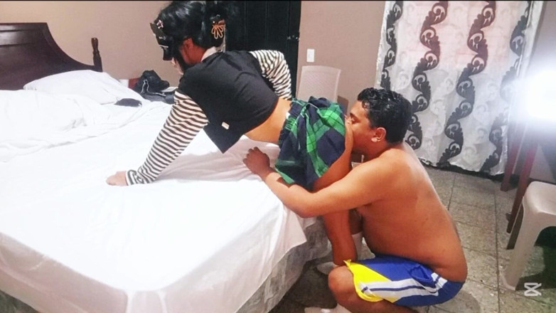 Skinnydanie21: Öğretmen, 18 Yaşındaki Okul Kızıyla Cinsel Ilişkiye Giriyor