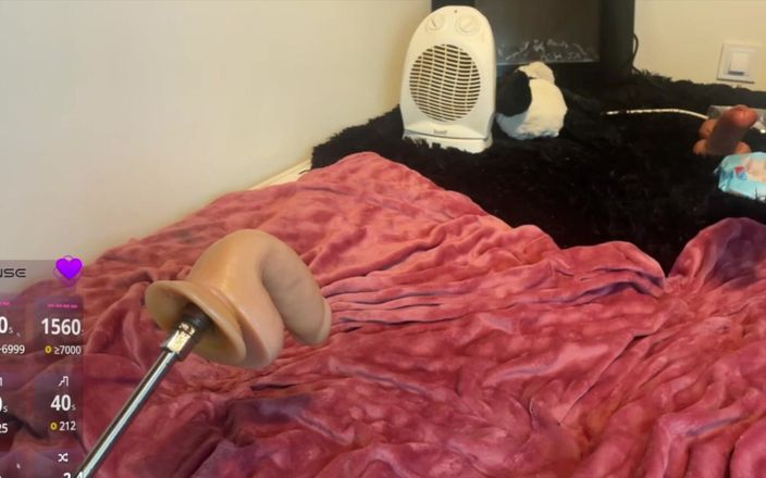 Poppygiirl: Lovense Fuckmachine चालू है और मुझे कुछ मज़ा चाहिए !!