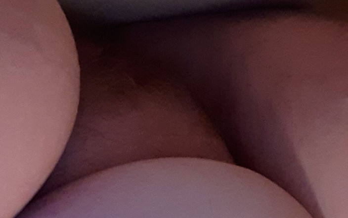 Alica Love: Spokojenost na záchodě