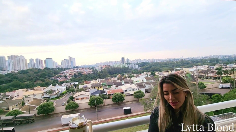 Queen Lytta ballbusting and cum lick: Giày đôi thống trị gợi cảm - kẻ biến thái bị trừng...
