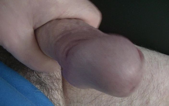 Rocco741: Yarakla mastürbasyon yapıyor yakın çekim ve boşalma