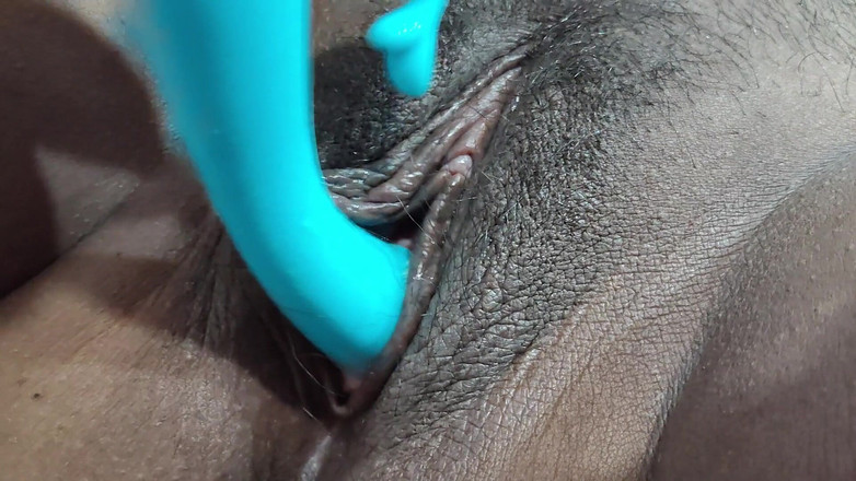 Robin Shami: Nevlastní syn chytil nevlastní macechu při masturbaci a využil toho...