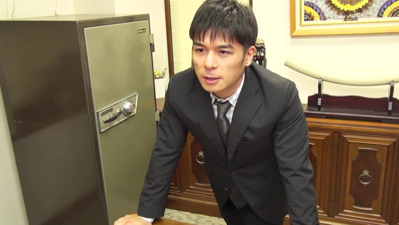 JAPAN IN LOVE: Hübsche asiatische szene 1_hairy japanische brünette liebt es, im büro zu...