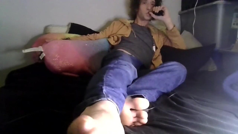 LilTaste: Vaping &amp; Foots Fanclub