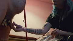 Domestic femdom: CBT dễ dàng