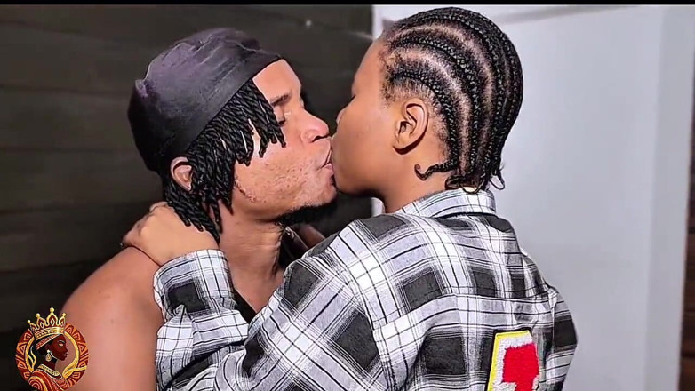 Africankween: Menina Tímida Com Peitões Fodida Com força