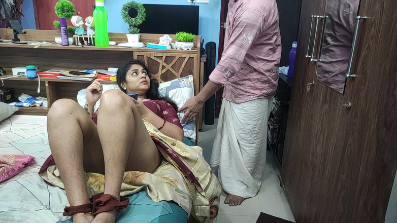 Vaigavarun45: Vaishnavy masturbuje a sex s nevlastním bratrem, Mallu Girl masturbuje...