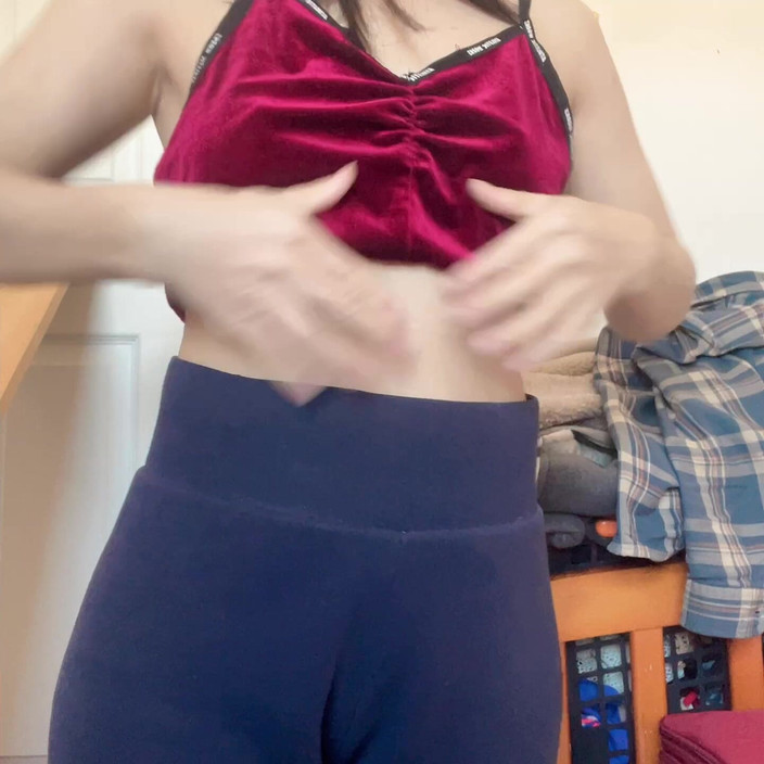 sweethanajapanese: Hana sexy in gonna del college vestito perfext corpo buon...