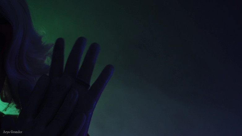 Arya Grander: Medical gloves ASMR video (Arya Grander)