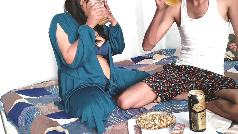 Happyhome: 印度女友 ko ghar bula ke choda 印度女友在家抽烟时性交