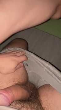Ich wurde versehentlich gefilmt, als ich furzte. Es war sehr nahes video mit guter kamera