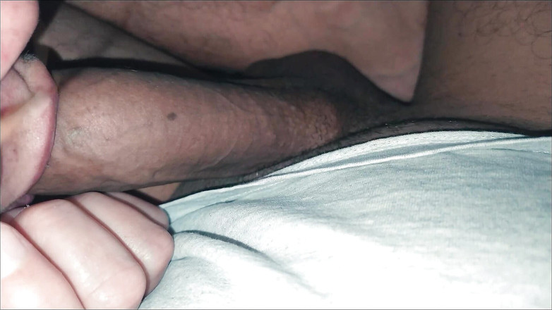 Lily & Theo: Cô ấy thích bú một con cu to, dày, háo hức...