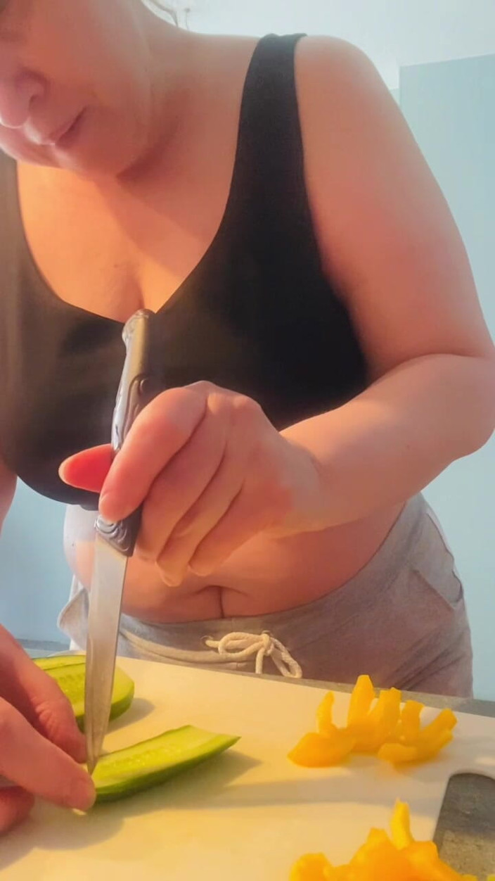 VikkiGeorgia: Giganta y hombres vegetales, juego divertido